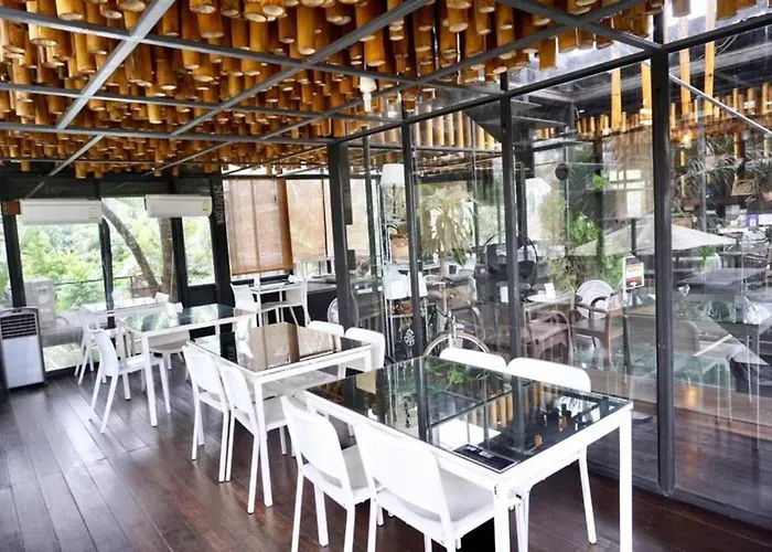 Tree House Bang Kachao 4* 방콕