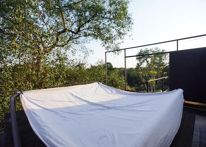 Tree House Bang Kachao 4* 방콕